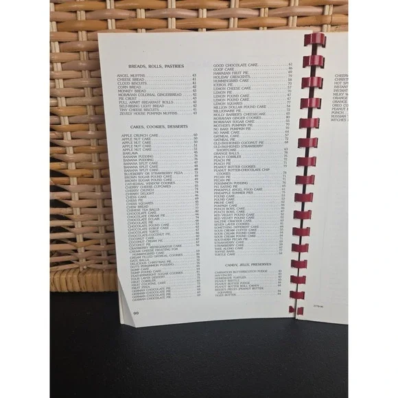 Cedar Lodge Baptist Church Cookbook Thomasville, North Carolina Vintage 1991 - Picture 5 of 7